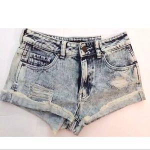 Kendall & Kylie Destroyed Acid Wash Shorts Size 23